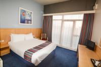 Room Travelodge Dublin Airport South