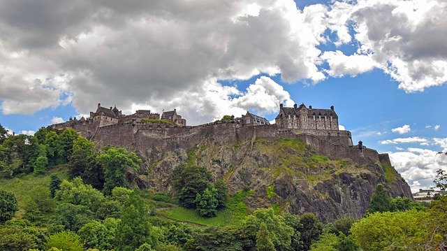 Edinburgh castle - Historical attractions in Edinburgh